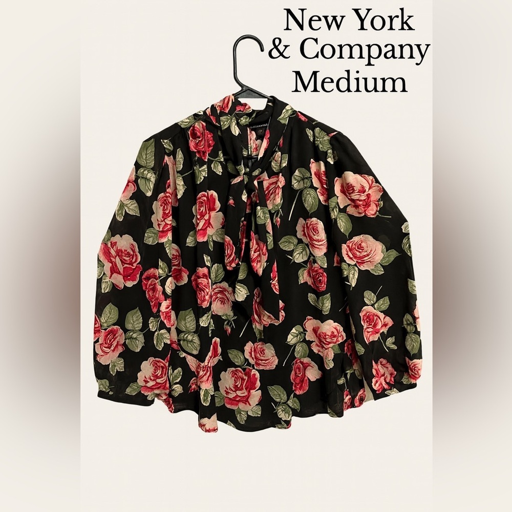 🌹 New York & Company Floral Blouse (Size Medium) - Picture 2 of 3